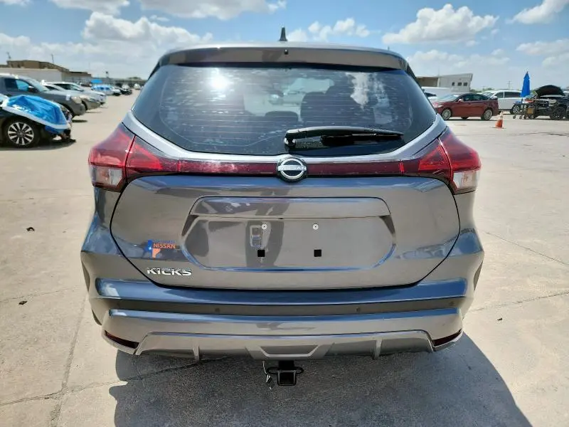 2022 NISSAN KICKS S  