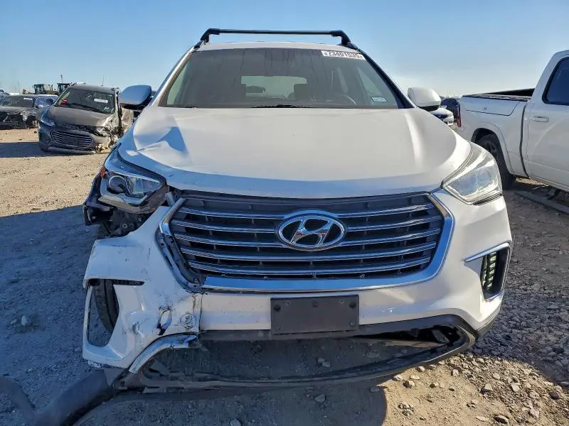 2017 HYUNDAI SANTA FE SE  