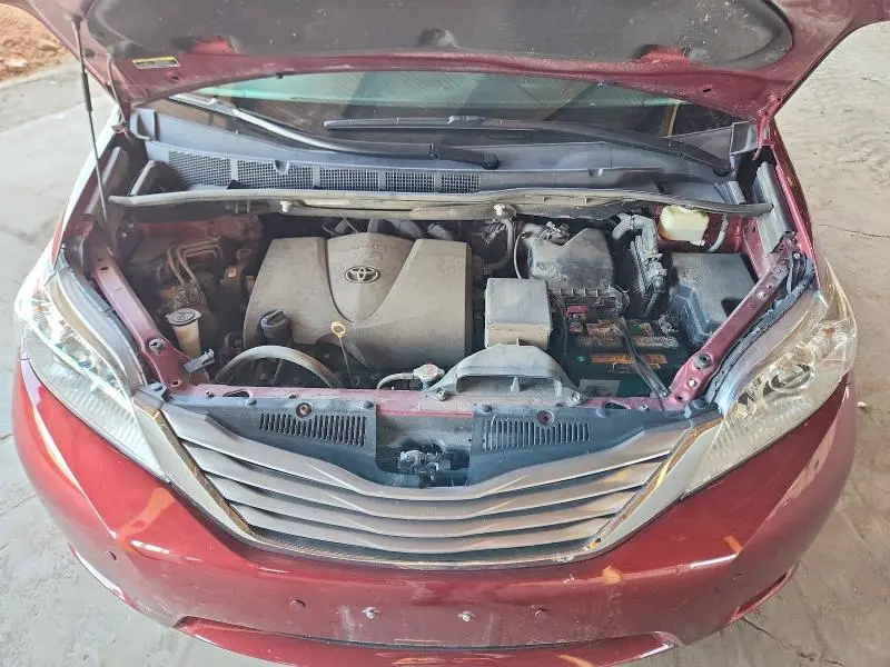2017 TOYOTA SIENNA XLE 8-PASSENGER  