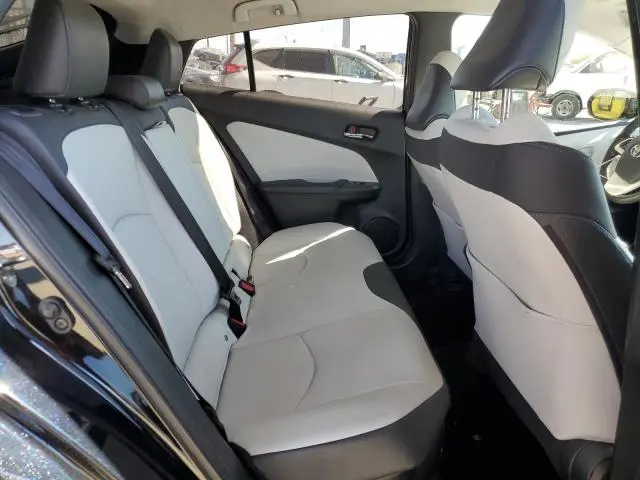 2017 TOYOTA PRIUS   