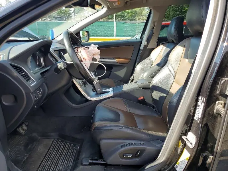 2017 VOLVO XC60 T5 DYNAMIC  