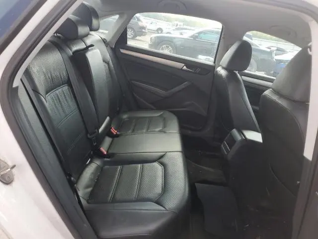 2015 VOLKSWAGEN PASSAT S  