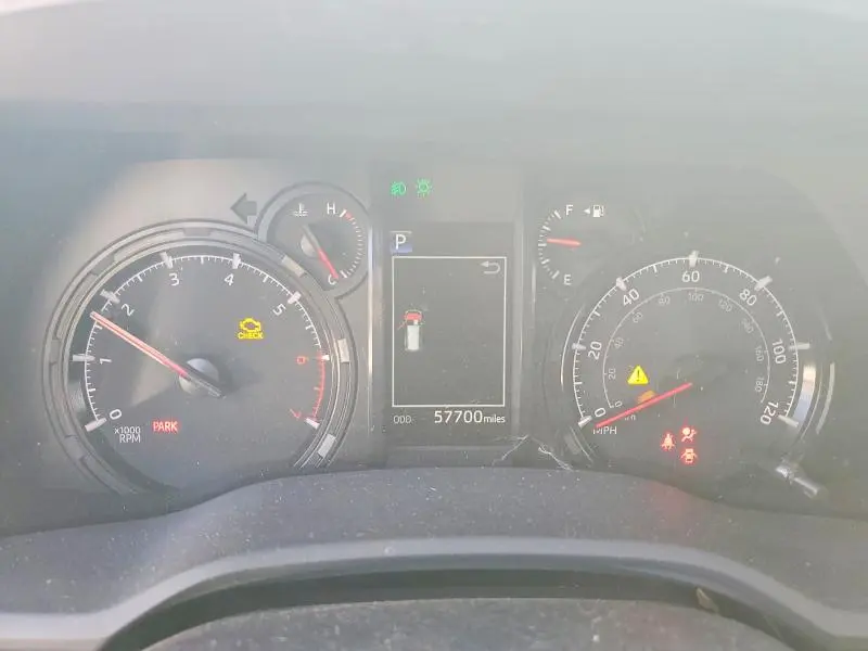 2022 TOYOTA 4RUNNER SR5  
