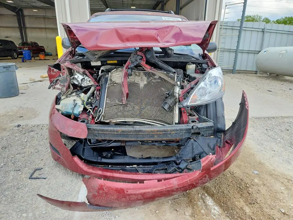 2010 TOYOTA SIENNA LE 7-PASSENGER  
