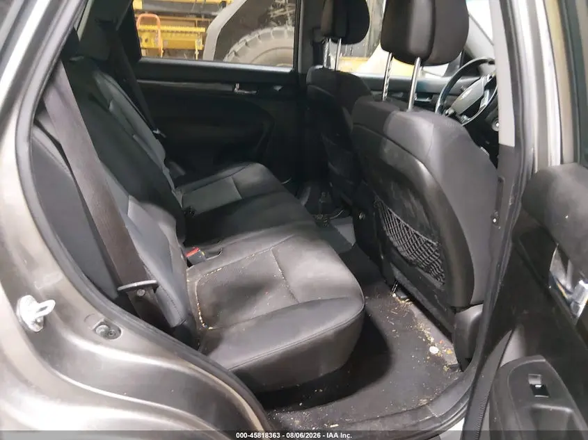 2011 KIA SORENTO LX