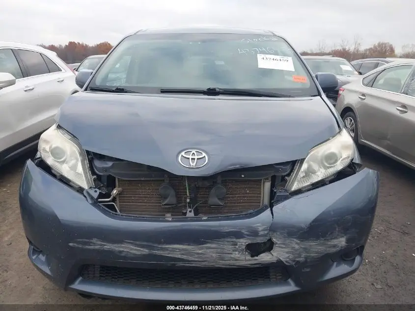 2015 TOYOTA SIENNA LE 8 PASSENGER