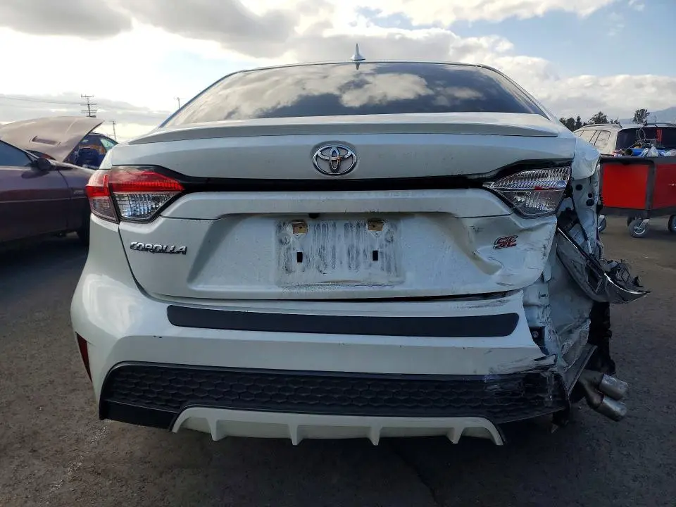 2021 TOYOTA COROLLA SE  