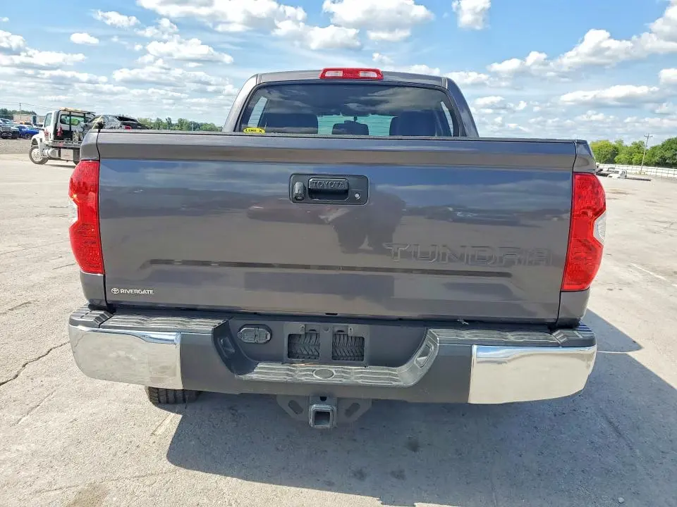 2015 TOYOTA TUNDRA CREWMAX SR5  