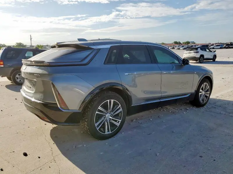 2024 CADILLAC LYRIQ LUXURY  