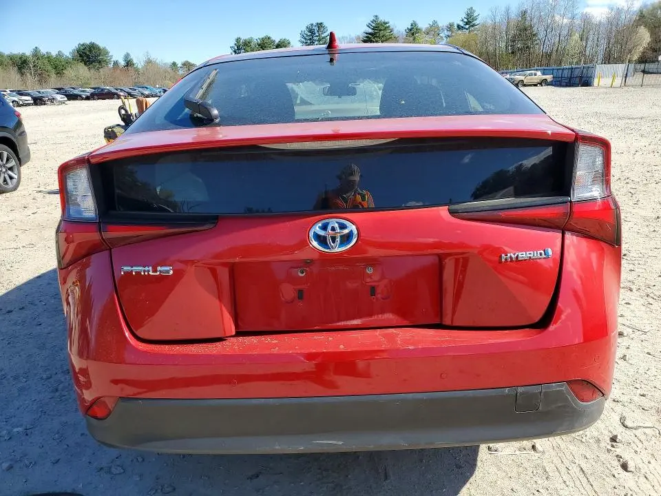 2022 TOYOTA PRIUS LE  