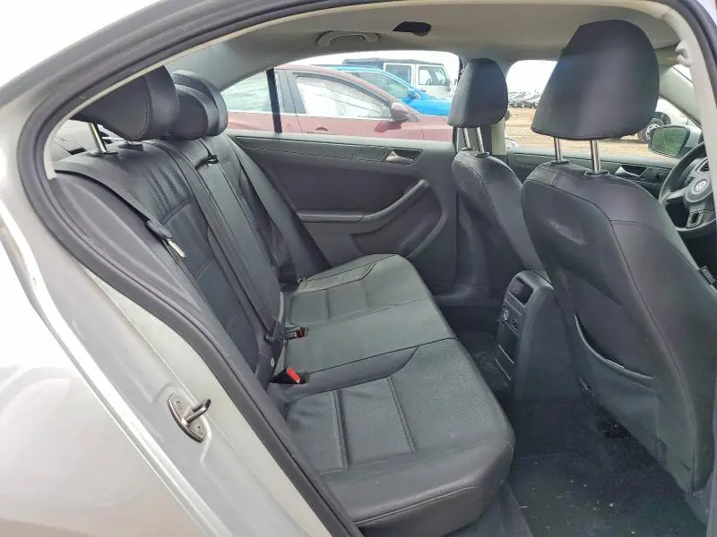 2012 VOLKSWAGEN JETTA SE  