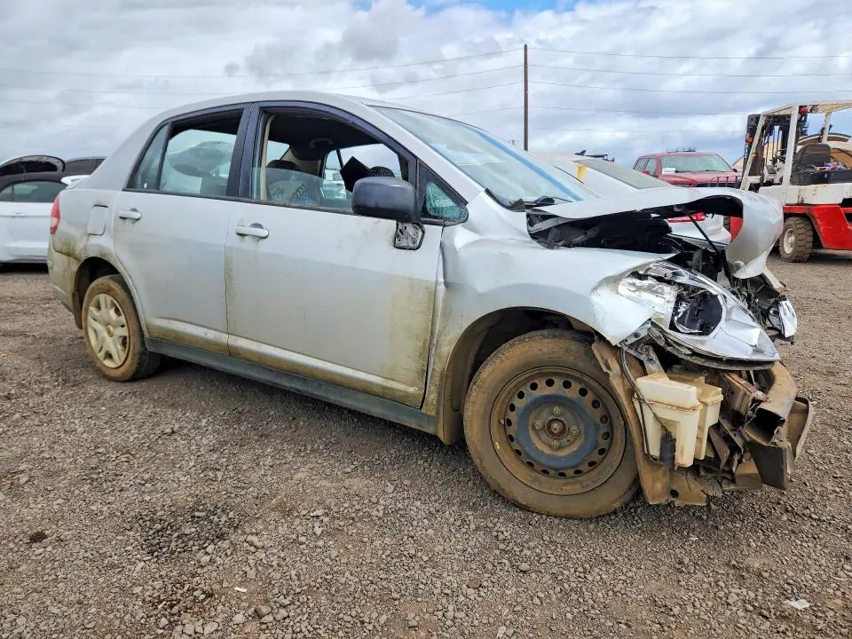 2011 NISSAN VERSA 1.8 S  