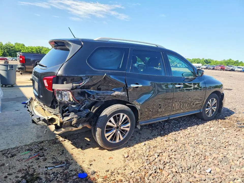 2017 NISSAN PATHFINDER SV  