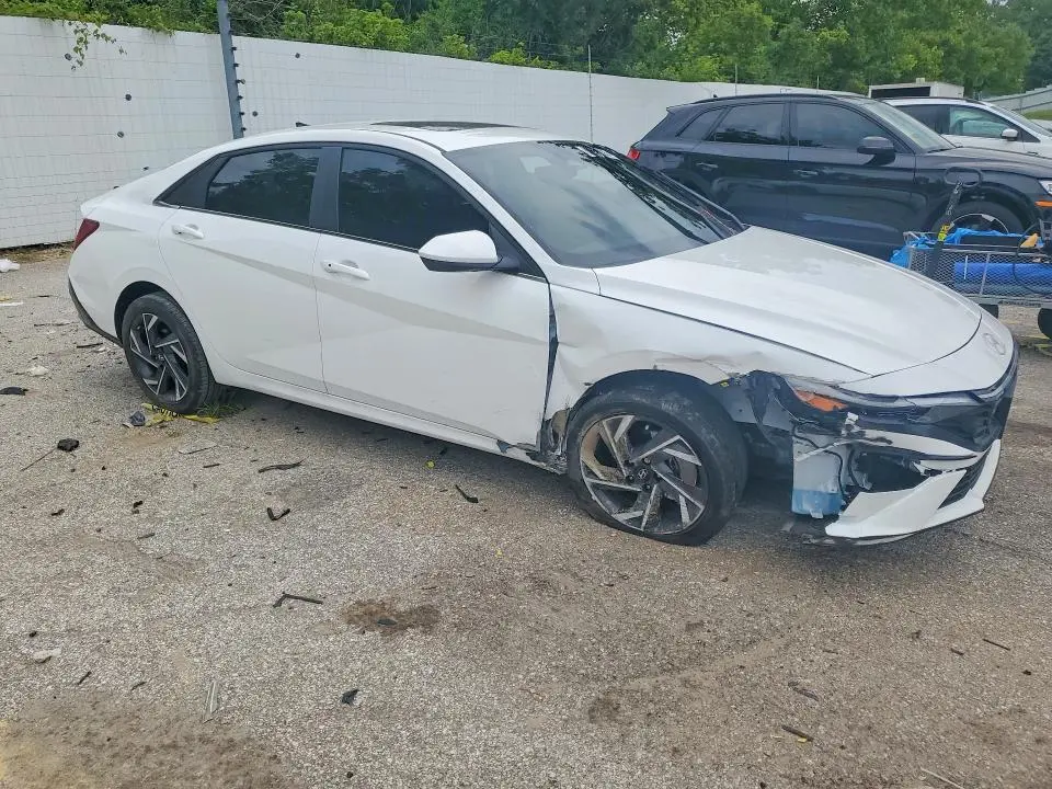 2025 HYUNDAI ELANTRA SEL  