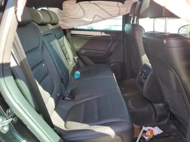 2014 VOLKSWAGEN TOUAREG V6  
