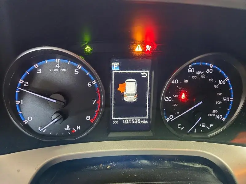 2018 TOYOTA RAV4 LE  