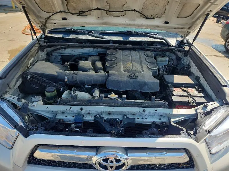 2010 TOYOTA 4RUNNER SR5  