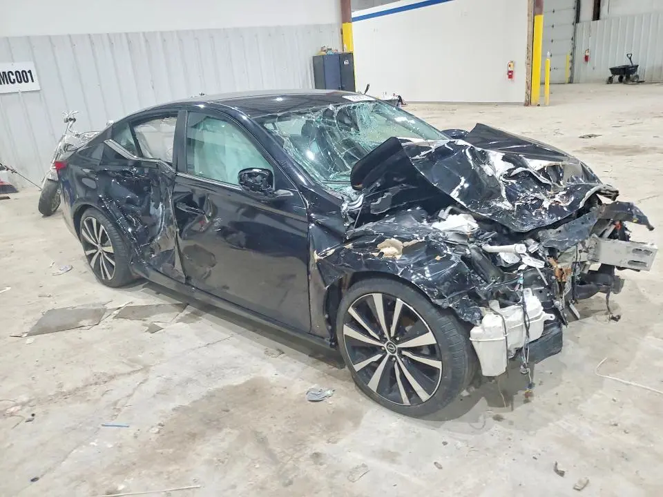2021 NISSAN ALTIMA SR  
