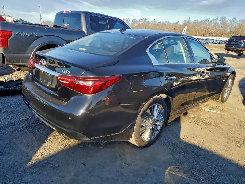 2018 INFINITI Q50 LUXE  