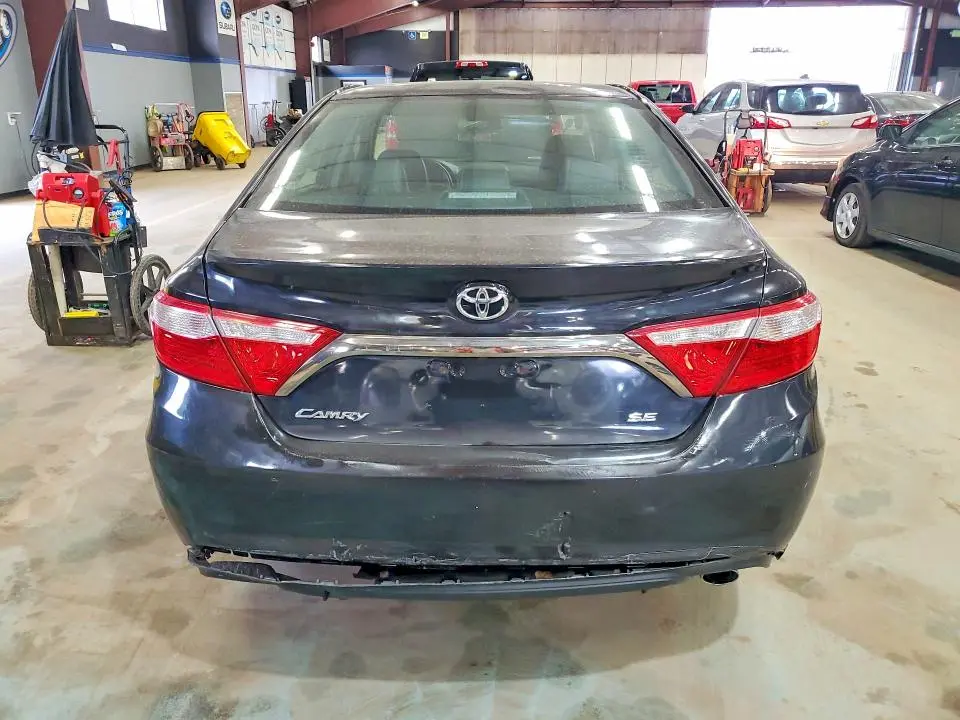 2017 TOYOTA CAMRY SE  