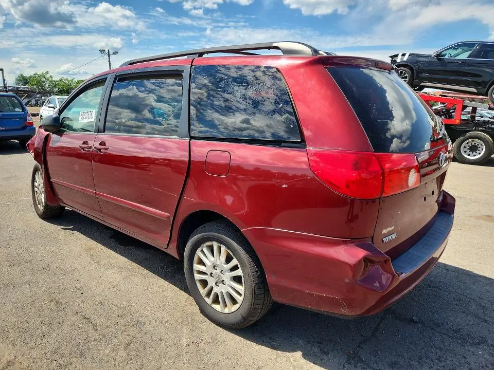 2010 TOYOTA SIENNA LE  