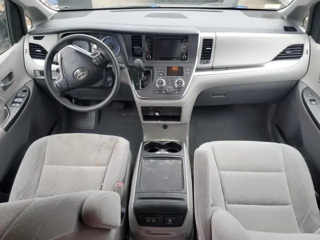 2019 TOYOTA SIENNA LE  