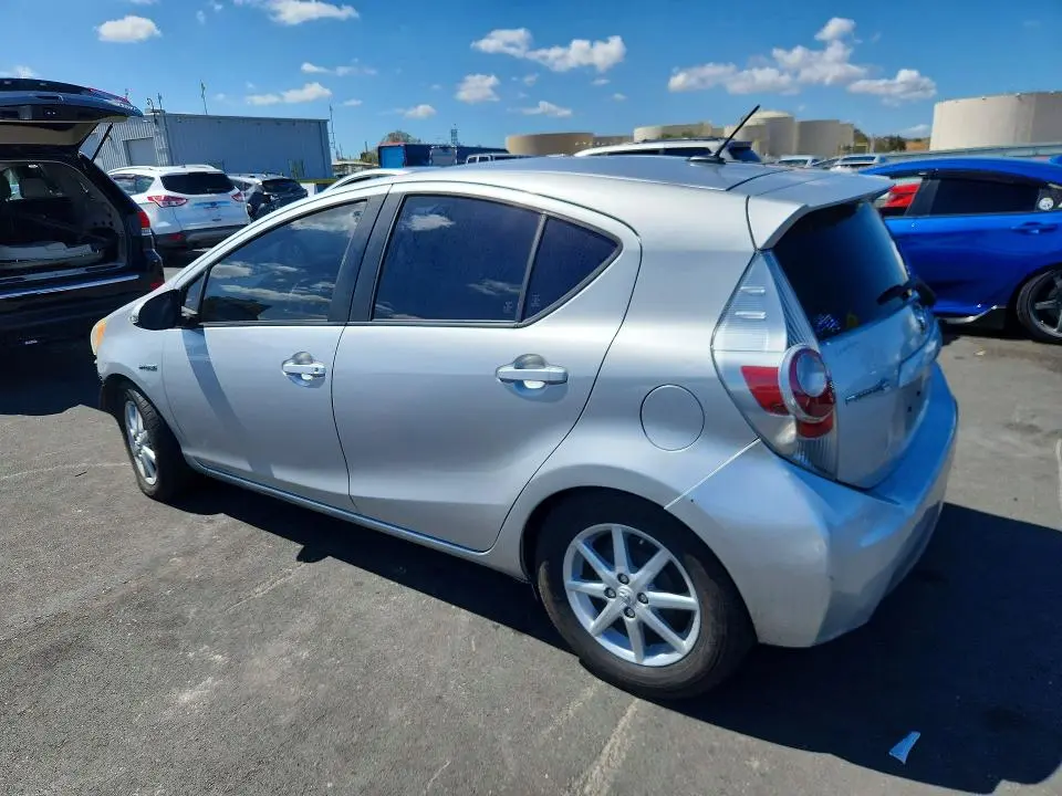 2014 TOYOTA PRIUS C THREE  