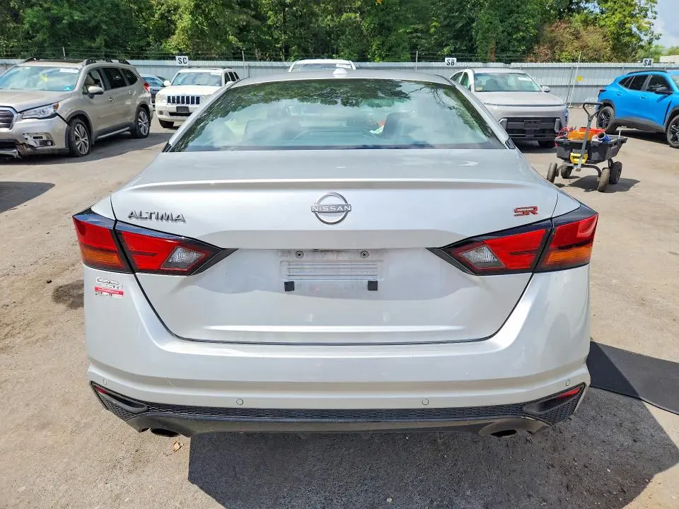 2024 NISSAN ALTIMA SR  