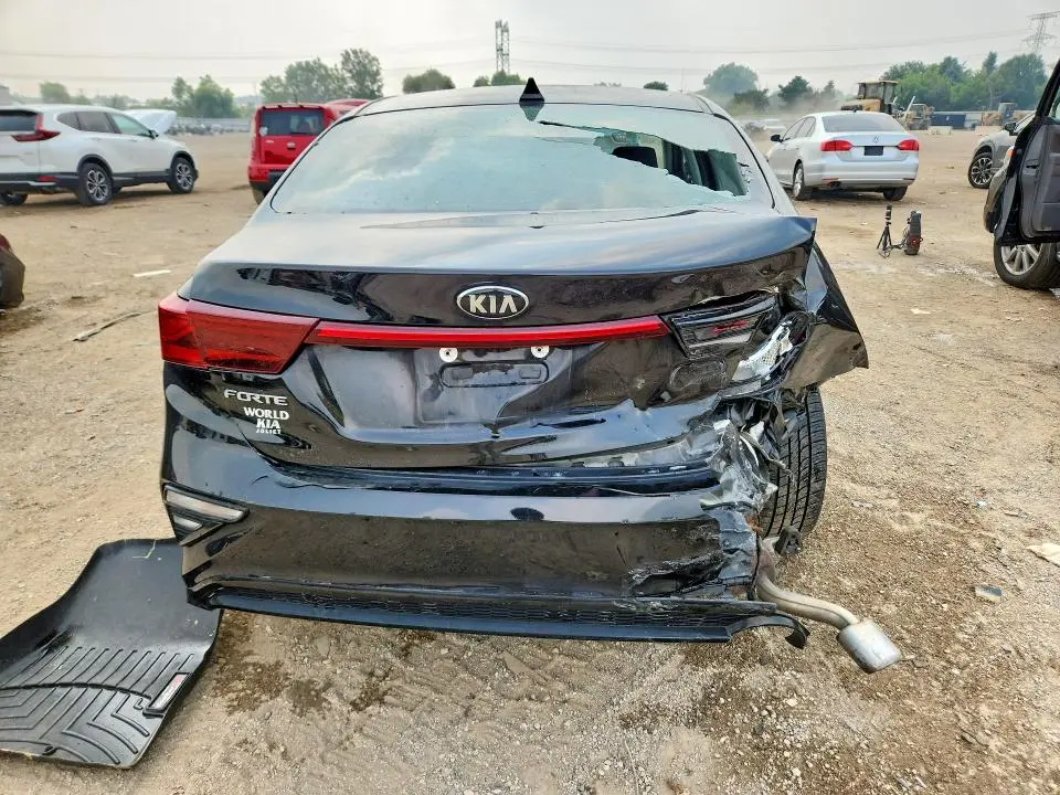 2021 KIA FORTE LXS  