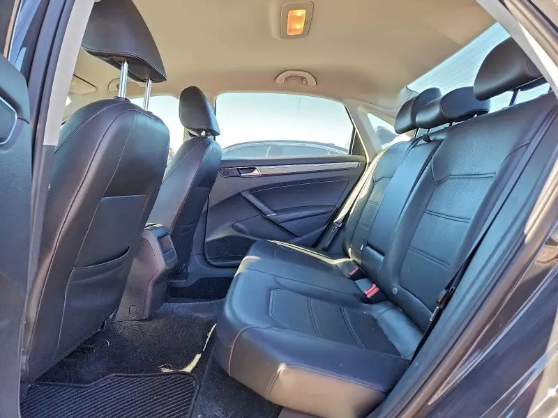 2016 VOLKSWAGEN PASSAT S  