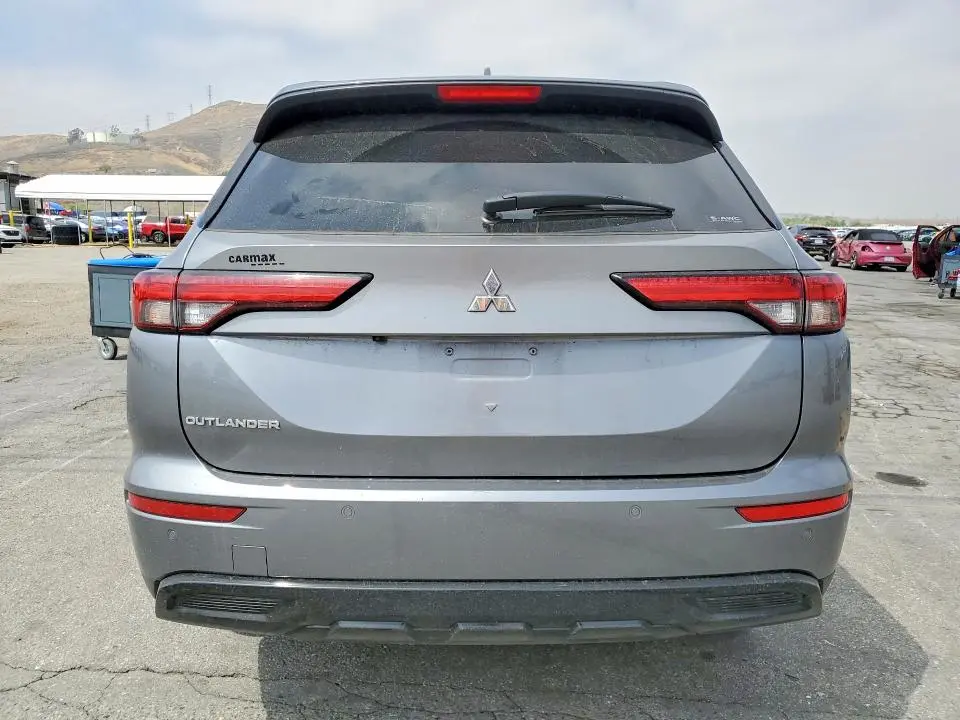 2022 MITSUBISHI OUTLANDER SE  