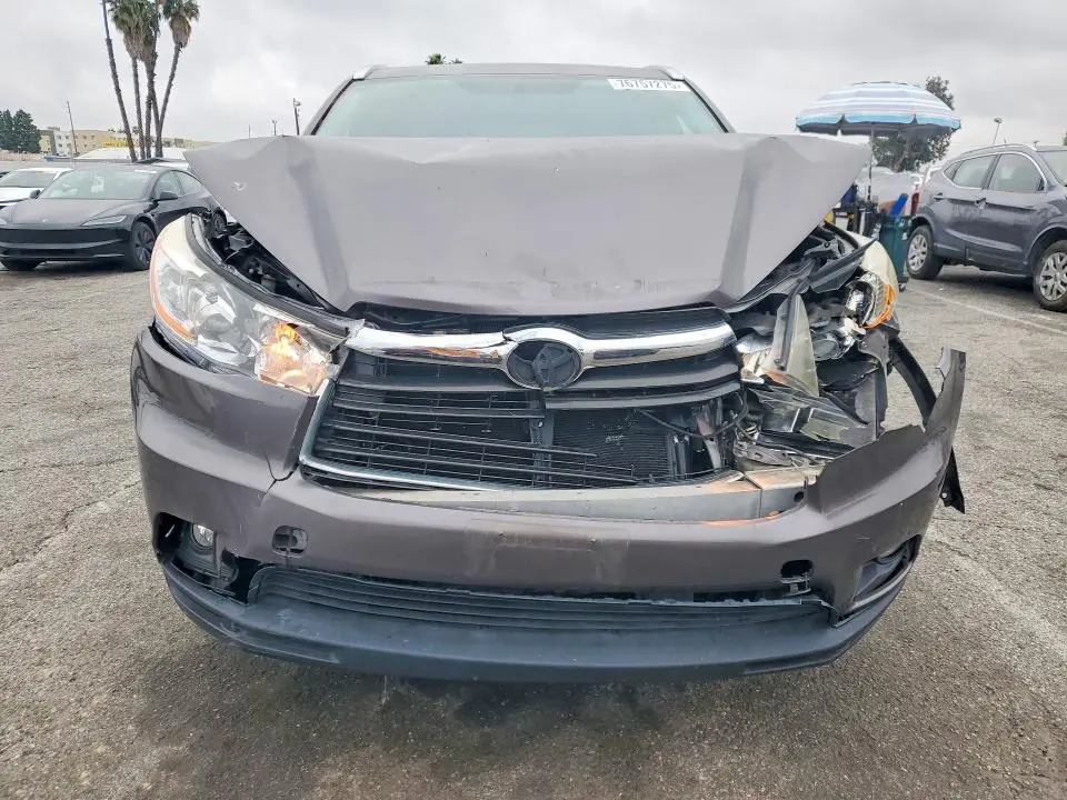 2015 TOYOTA HIGHLANDER XLE  