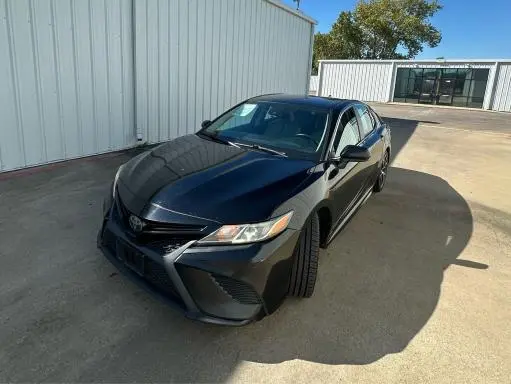 2020 TOYOTA CAMRY SE  