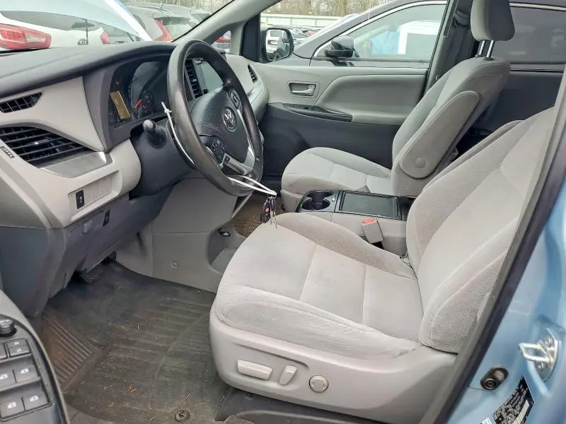 2015 TOYOTA SIENNA LE 7-PASSENGER  