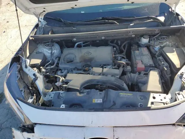 2020 TOYOTA RAV4 XLE  