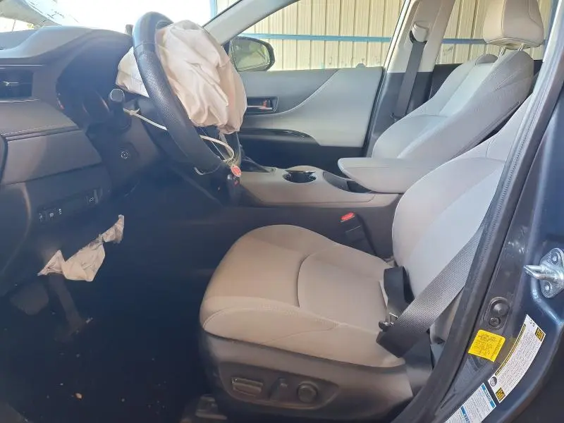 2022 TOYOTA VENZA LE  