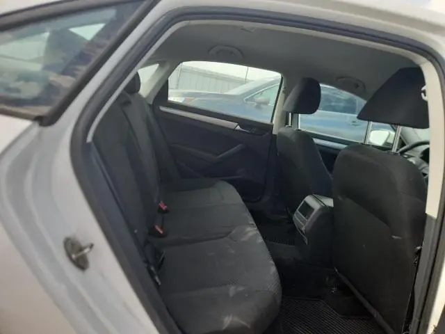 2015 VOLKSWAGEN PASSAT S  
