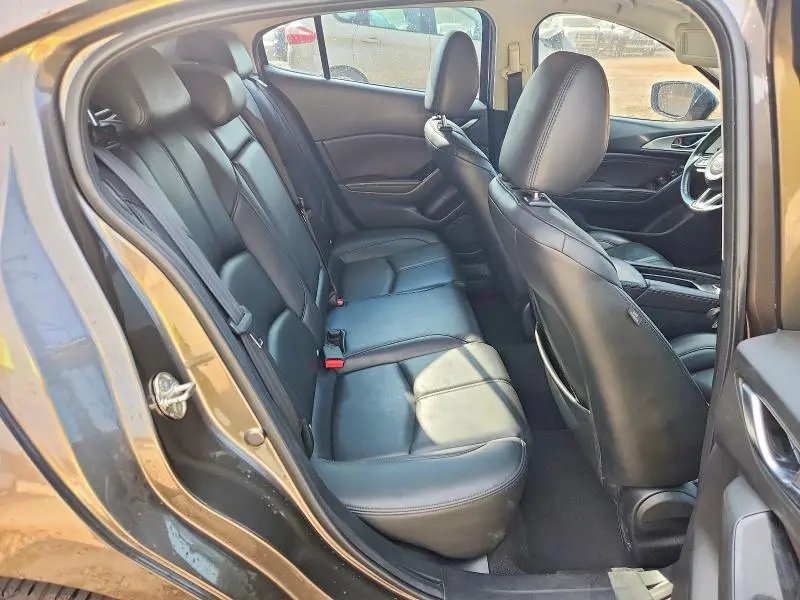2017 MAZDA 3 TOURING  