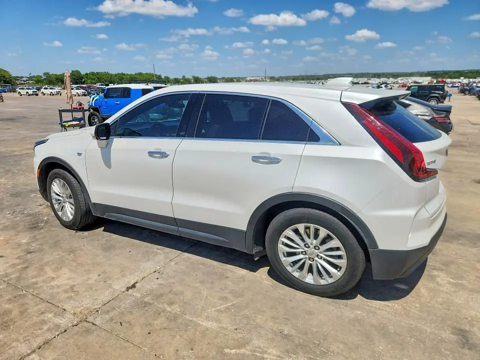 2024 CADILLAC XT4 LUXURY  
