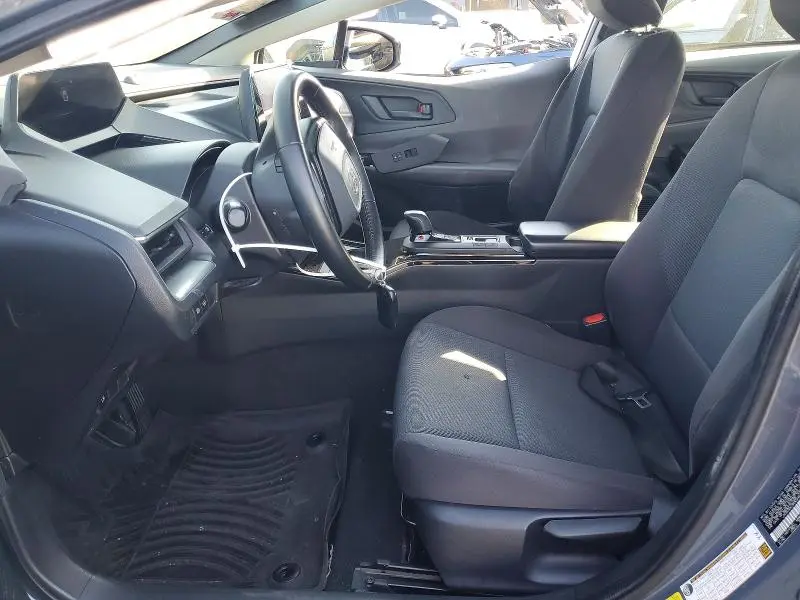 2024 TOYOTA PRIUS LE  