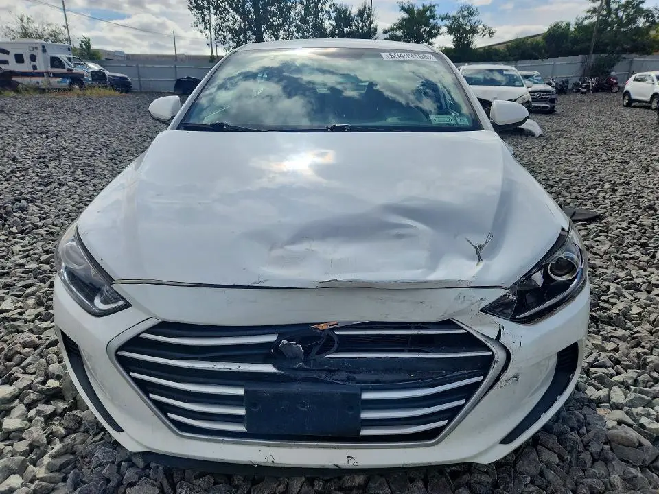 2018 HYUNDAI ELANTRA SE  
