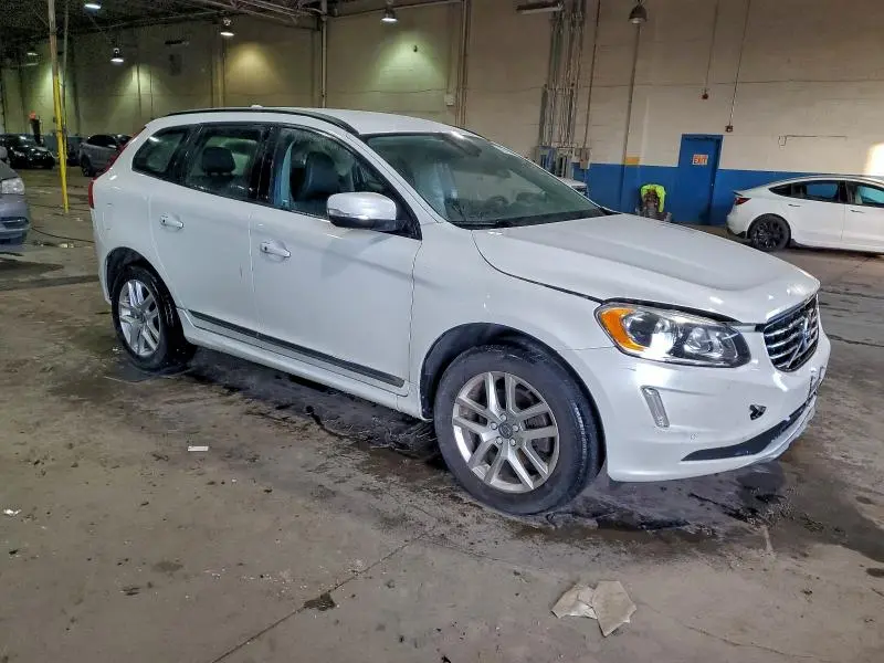 2017 VOLVO XC60 T5  