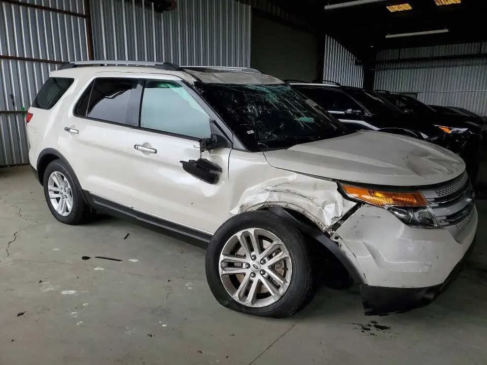 2015 FORD EXPLORER XLT  