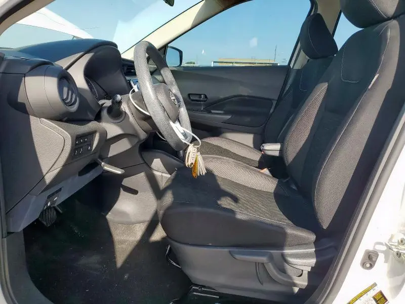 2022 NISSAN KICKS S  
