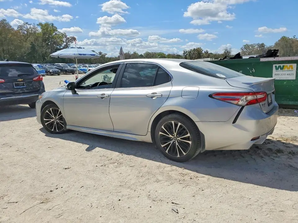 2018 TOYOTA CAMRY SE  