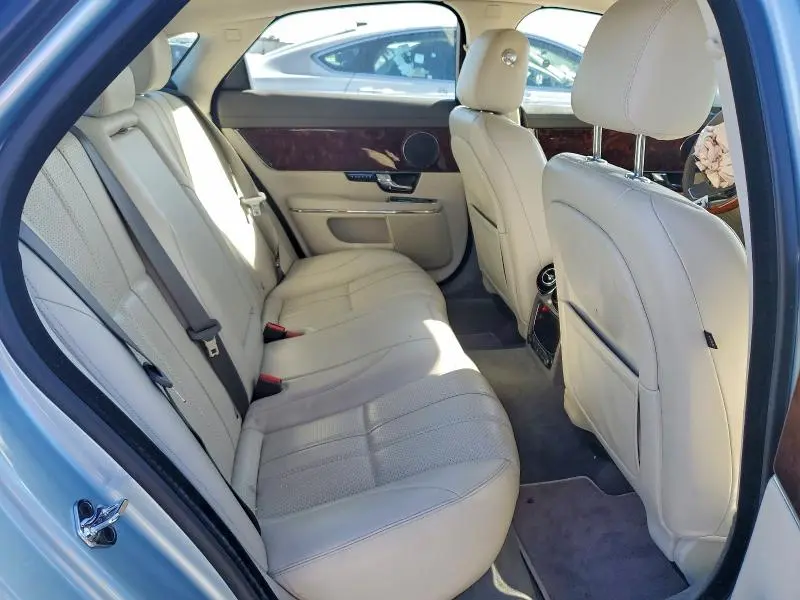 2012 JAGUAR XJ   