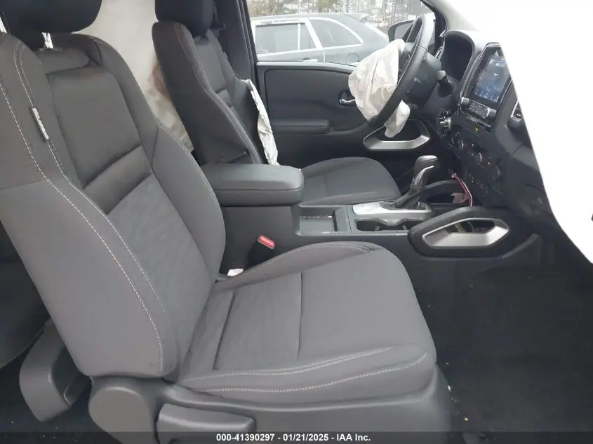 2023 NISSAN FRONTIER KING CAB SV 4X4