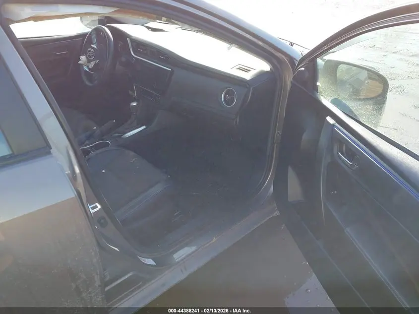 2018 TOYOTA COROLLA SE