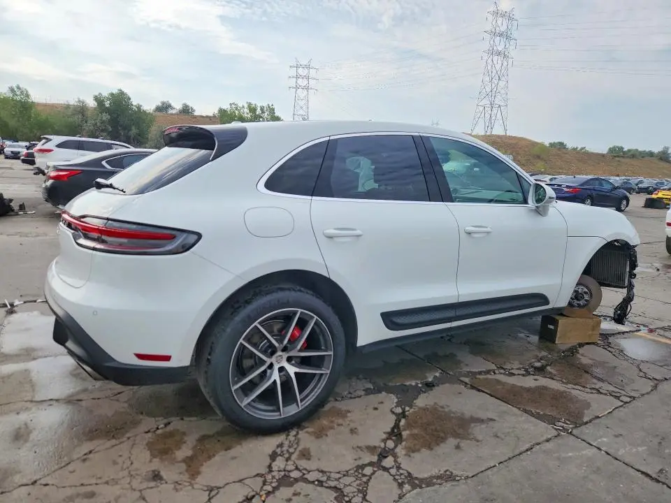 2024 PORSCHE MACAN S  
