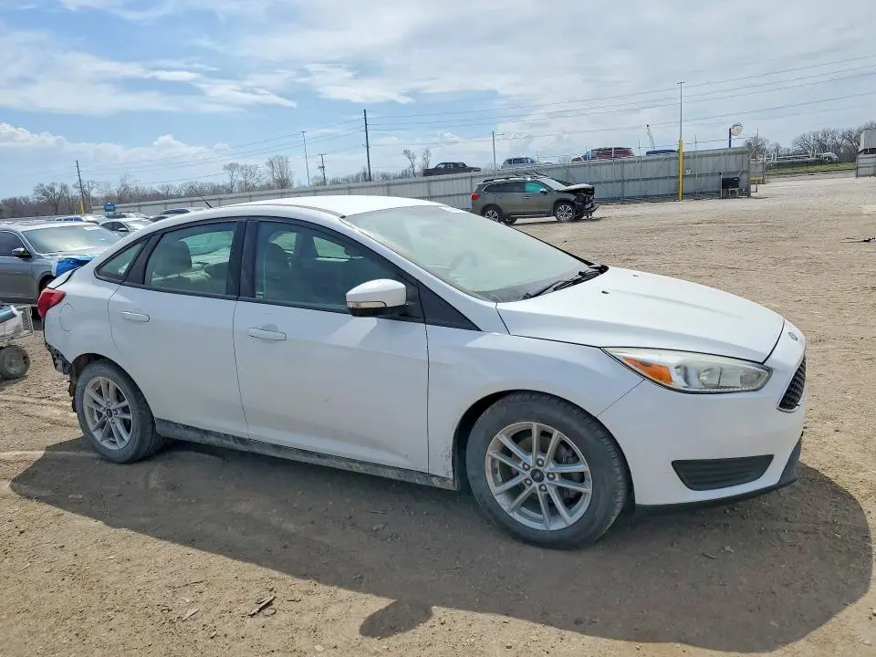 2016 FORD FOCUS SE  